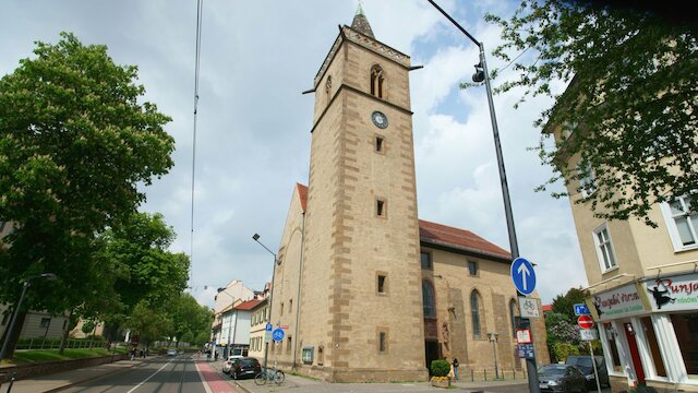 Evangelische Andreaskirche, Außenansicht von Kirchenschiff und Turm